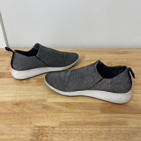Com + Sens Silver Metallic Slip on Sock Like Comfort Walking Sneakers, Size 9 - Picture 4 of 9